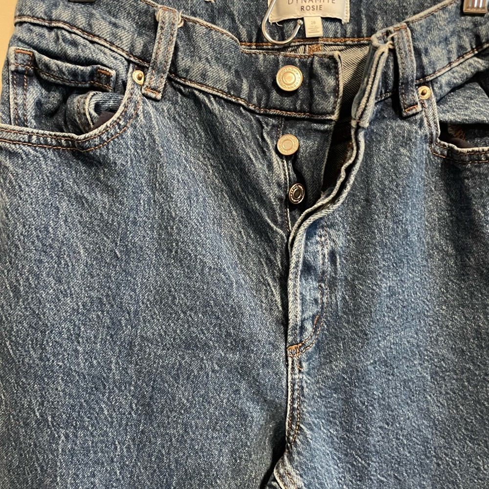 Dynamite Rosie jeans. Size 28 lgth 35. 74% cotton. 25% organic cotton. 1% elast